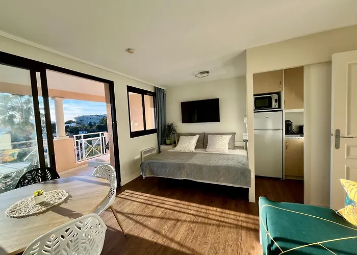 Splendid View In كان